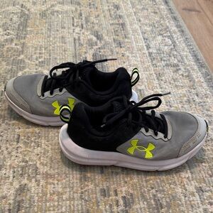 Under Armour Kids' Black and Gray Sneakers with Yellow Accents